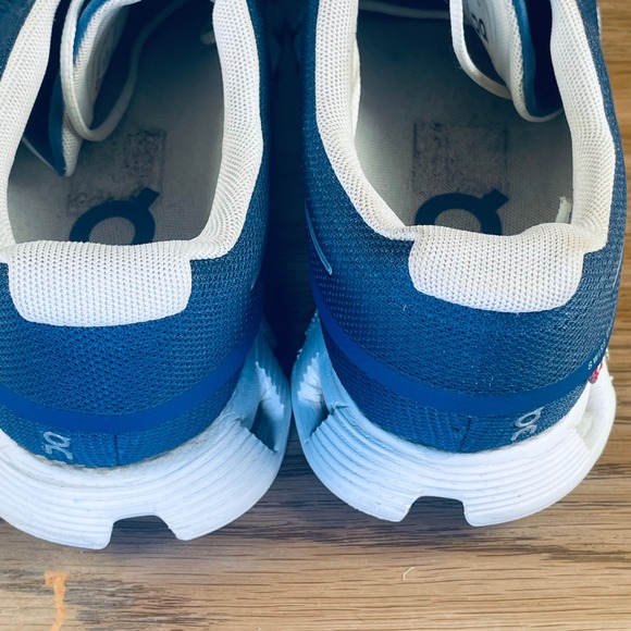 On Running Cloud Waterproof Running Shoes Women's Size 9.5 Blue - Picture 4 of 10